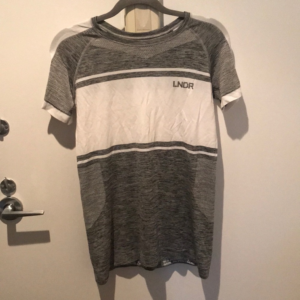 LNDR workout top